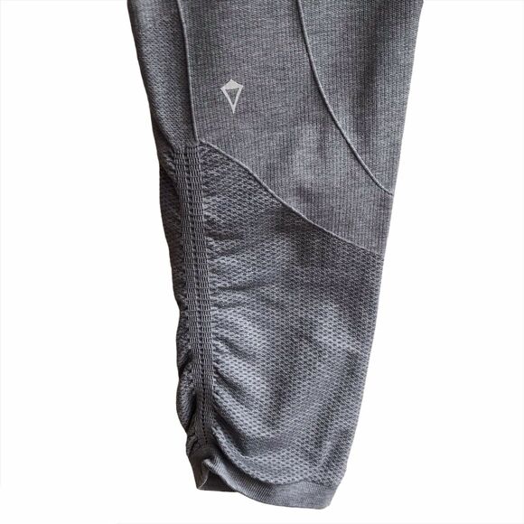 Ivivva Breathe Love Flow Crop Seamless Leggings Lululemon Girls Size 12 Ruched - Picture 9 of 12